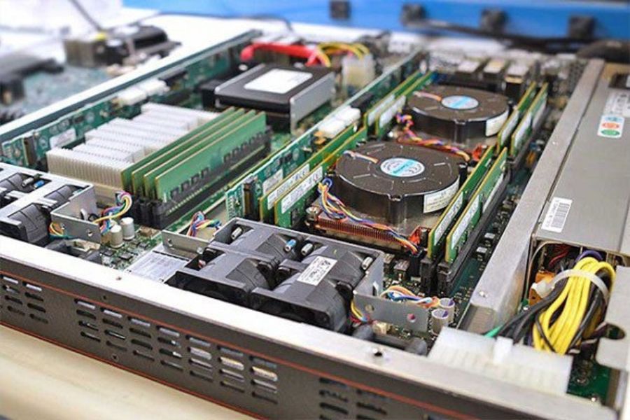 Các thành phần của Blade Server